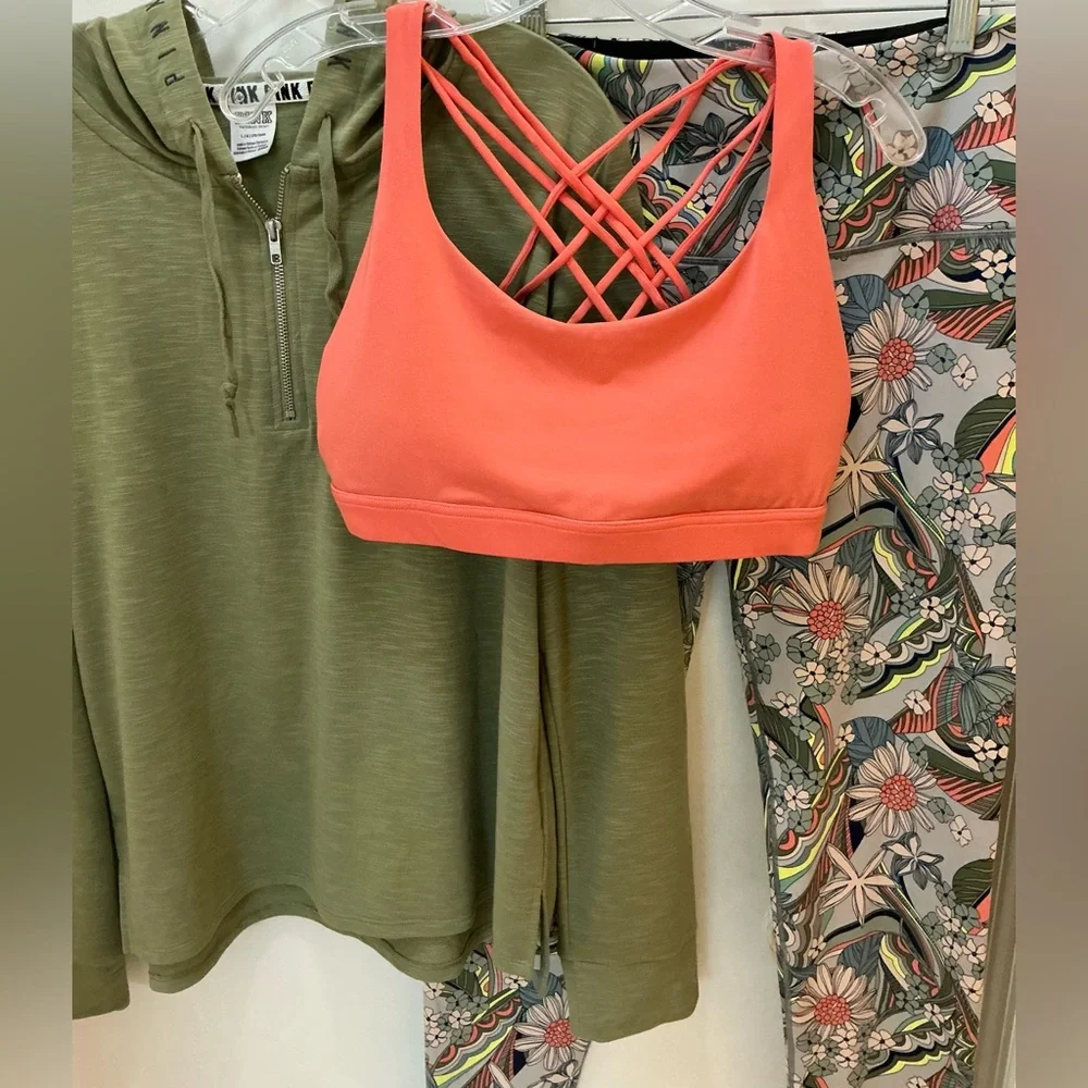 Pink Victoria's Secret Sport Floral Leggings & Top - Picture 6 of 7